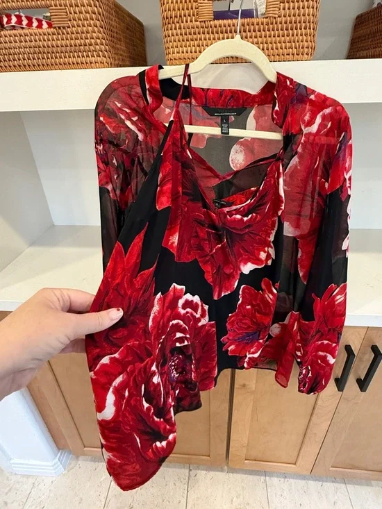 White House Black Market Red Floral Sheer V-Neck Blouse - Picture 2 of 2